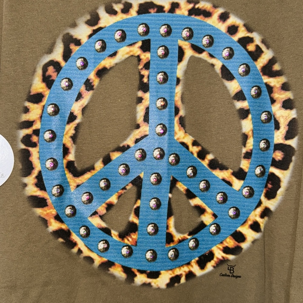 POL short sleeve V-neck peace sign w/ studs T-shirt. NWT  Small. - Picture 3 of 4